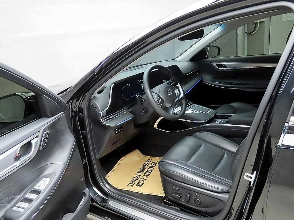 HYUNDAI Grandeur - Vista 5