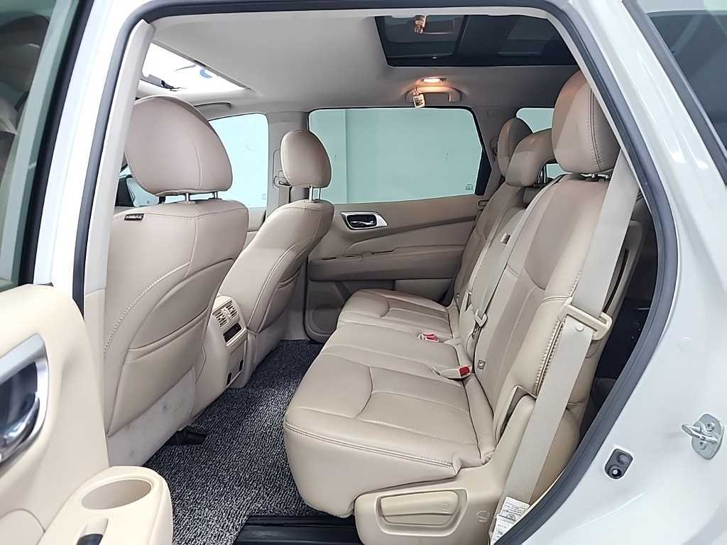 Nissan Pathfinder - Vista 12