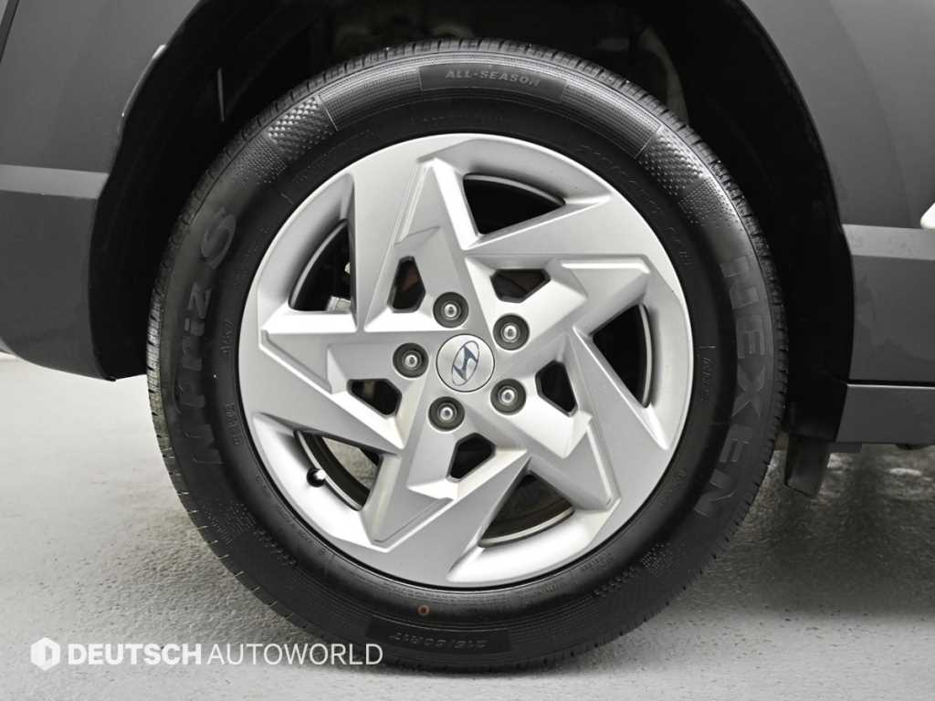 HYUNDAI Kona - Vista 5