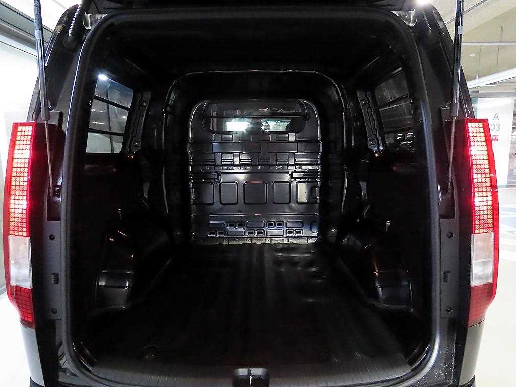 HYUNDAI Staria 2024 Negro - Importación desde Corea - HF Imports Iquique - Foto 16