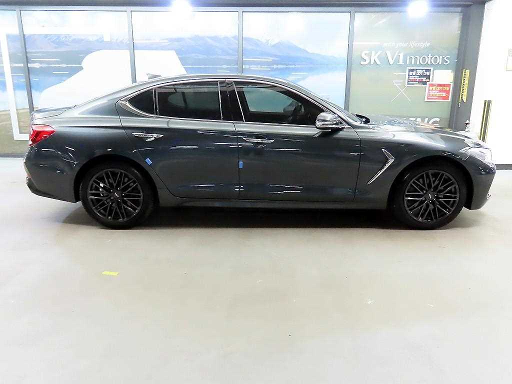 Genesis G70 - Vista 3