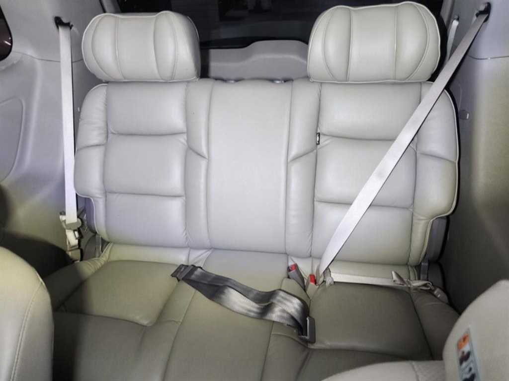 KIA Carnival - Vista 11