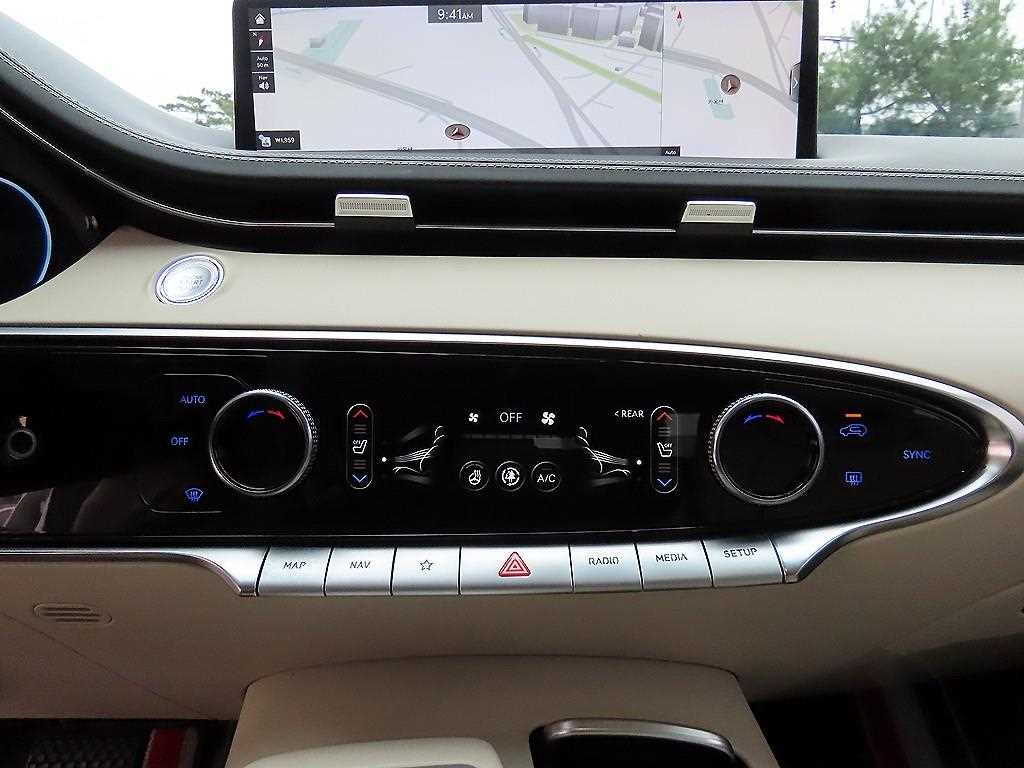 Genesis GV70 - Vista 12