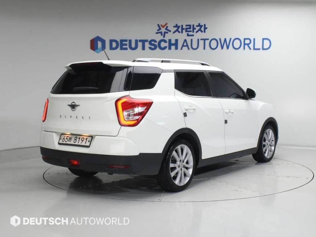 Ssangyong Tivoli - Vista 2