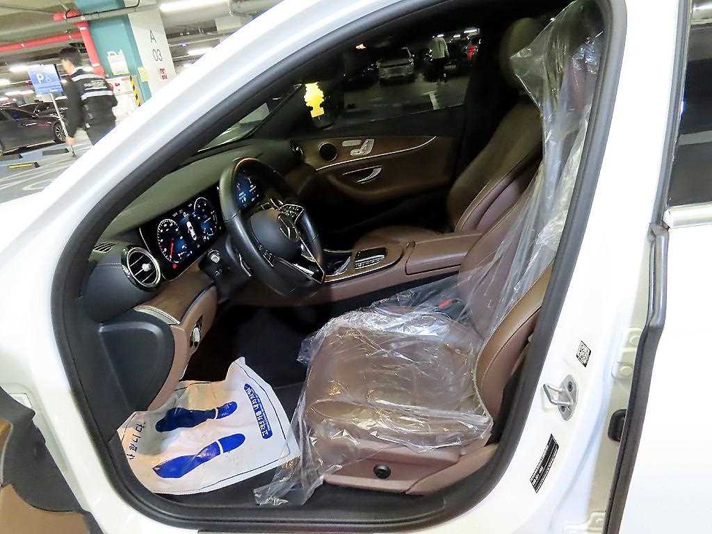 Mercedes Benz E class - Vista 6