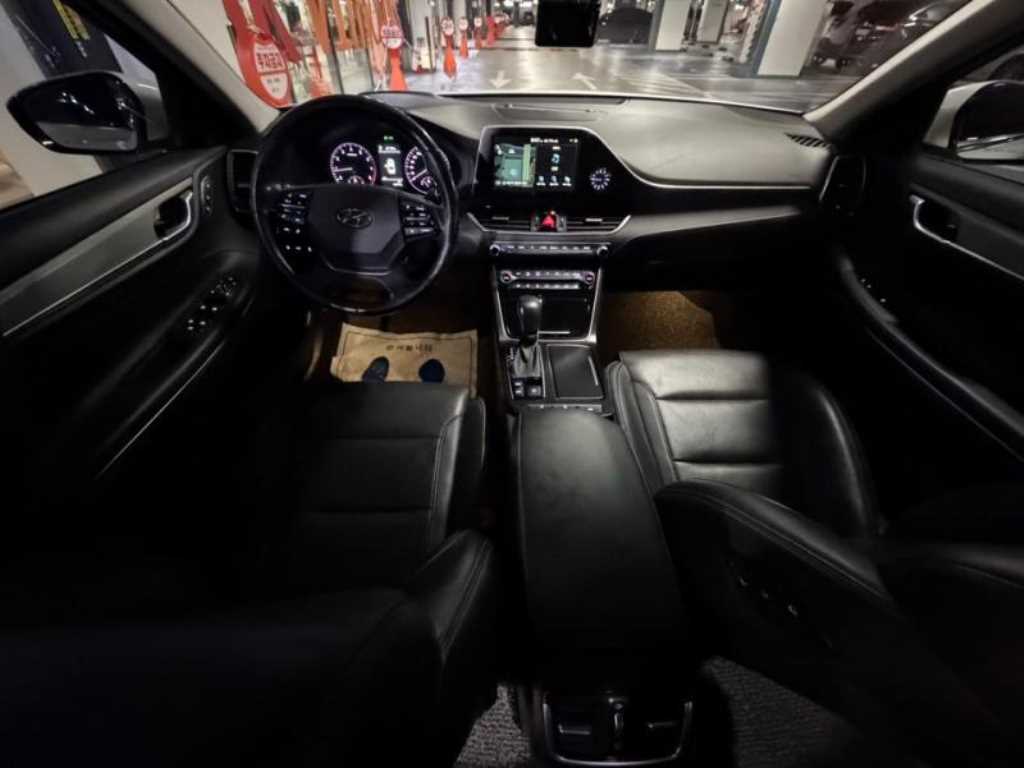 HYUNDAI Grandeur - Vista 6