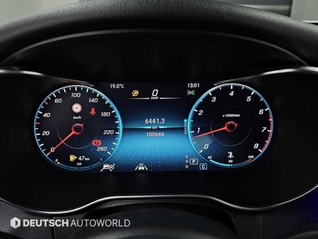 Mercedes Benz C Class - Vista 8