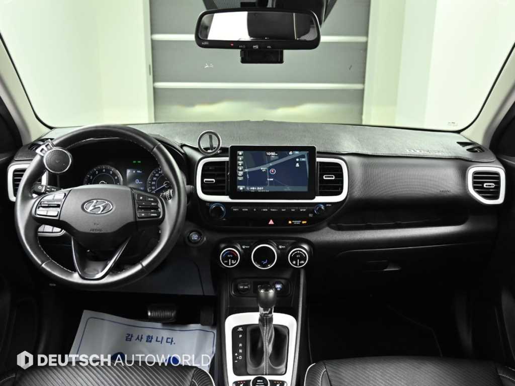 HYUNDAI Venue - Vista 7
