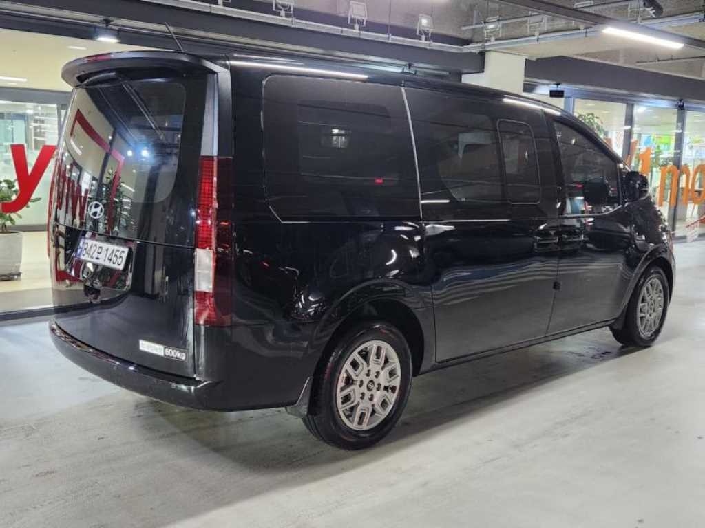 HYUNDAI Staria - Vista 4