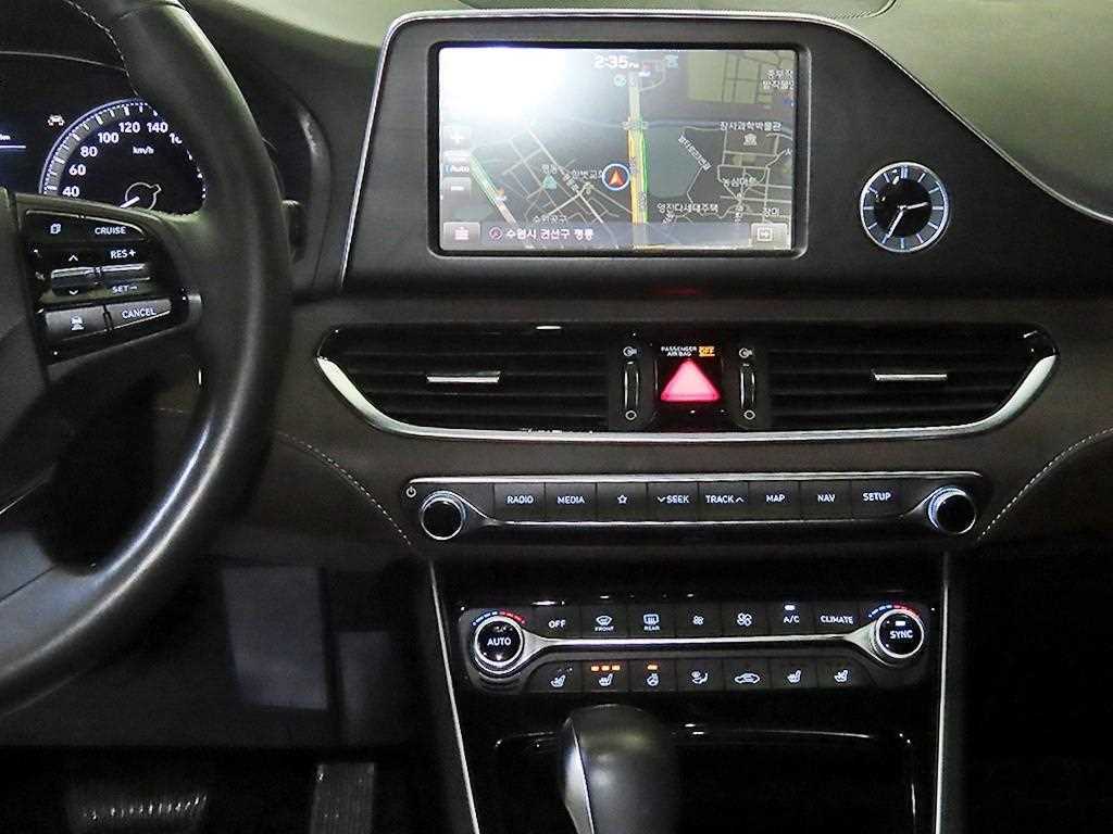 HYUNDAI Grandeur - Vista 11
