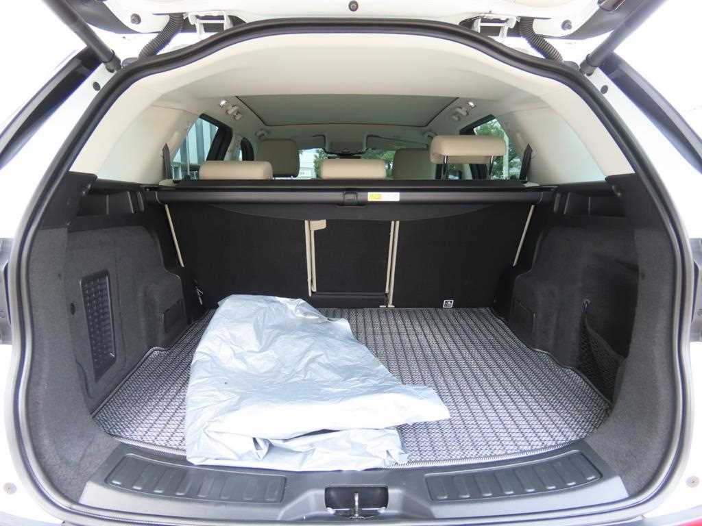 Land Rover Discovery Sports - Vista 5