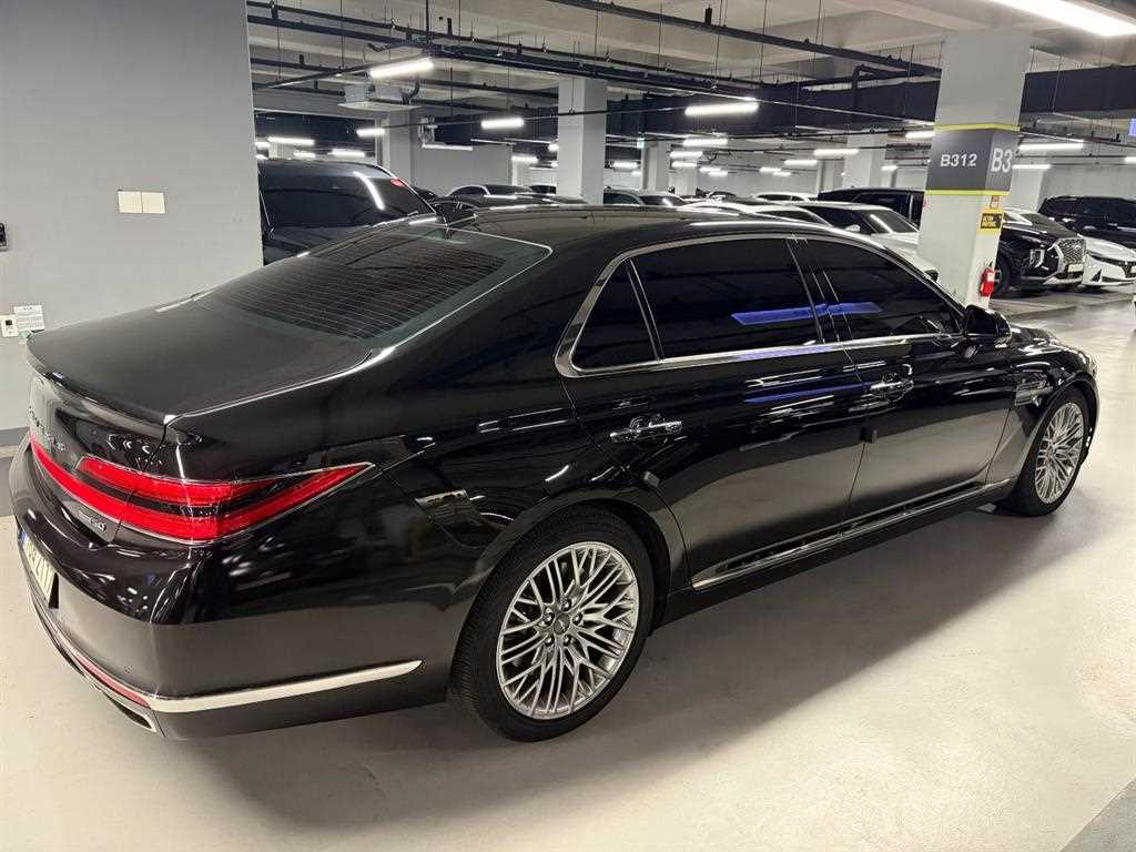 Genesis G90 - Vista 5