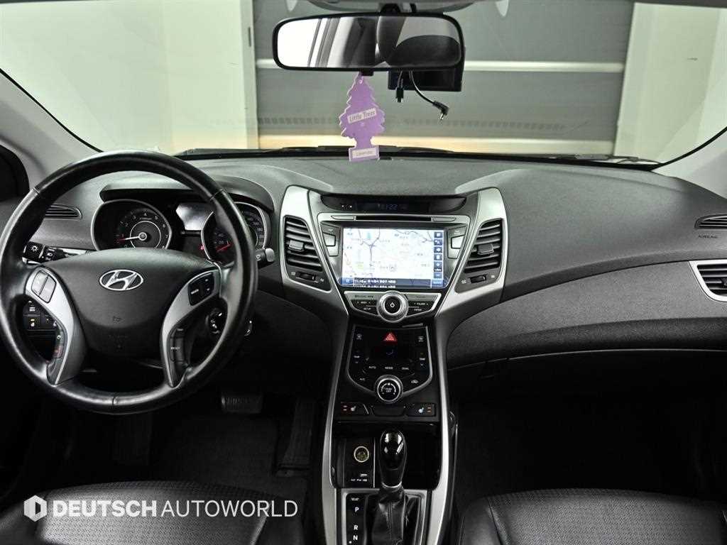 HYUNDAI Avante - Vista 7