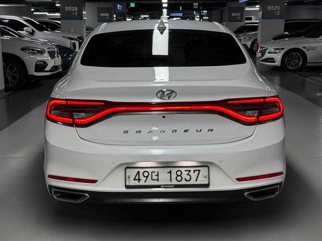 HYUNDAI Grandeur - Vista 3