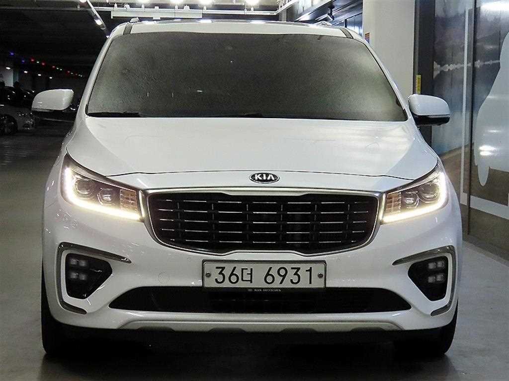 KIA Carnival - Vista 2