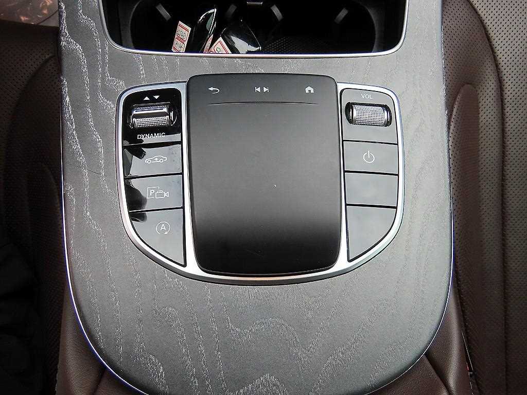 Mercedes Benz CLS Class - Vista 12