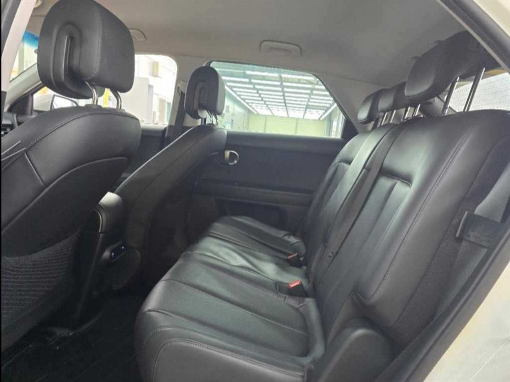 HYUNDAI Ioniq 5 - Vista 6