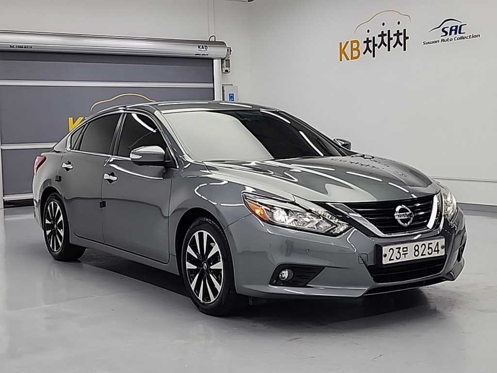 Nissan Altima - Vista 4