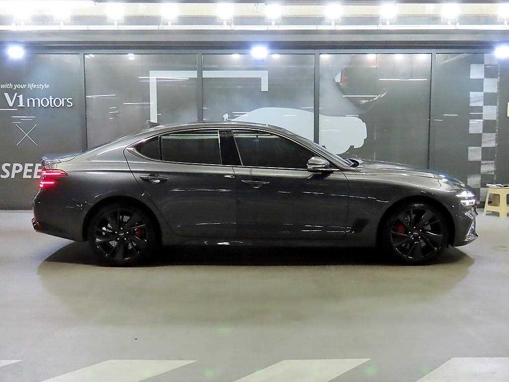 Genesis G70 - Vista 3