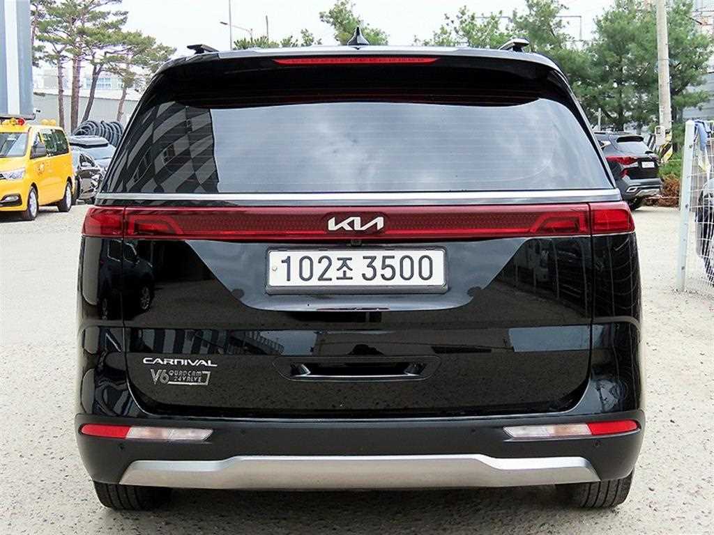 KIA Carnival - Vista 3