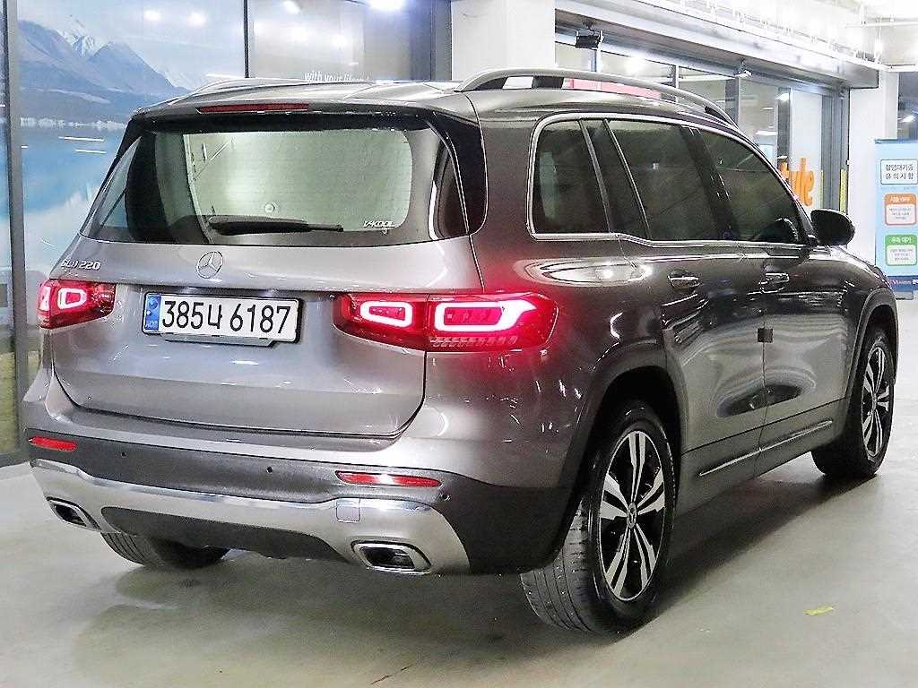 Mercedes Benz GLB Class - Vista 4
