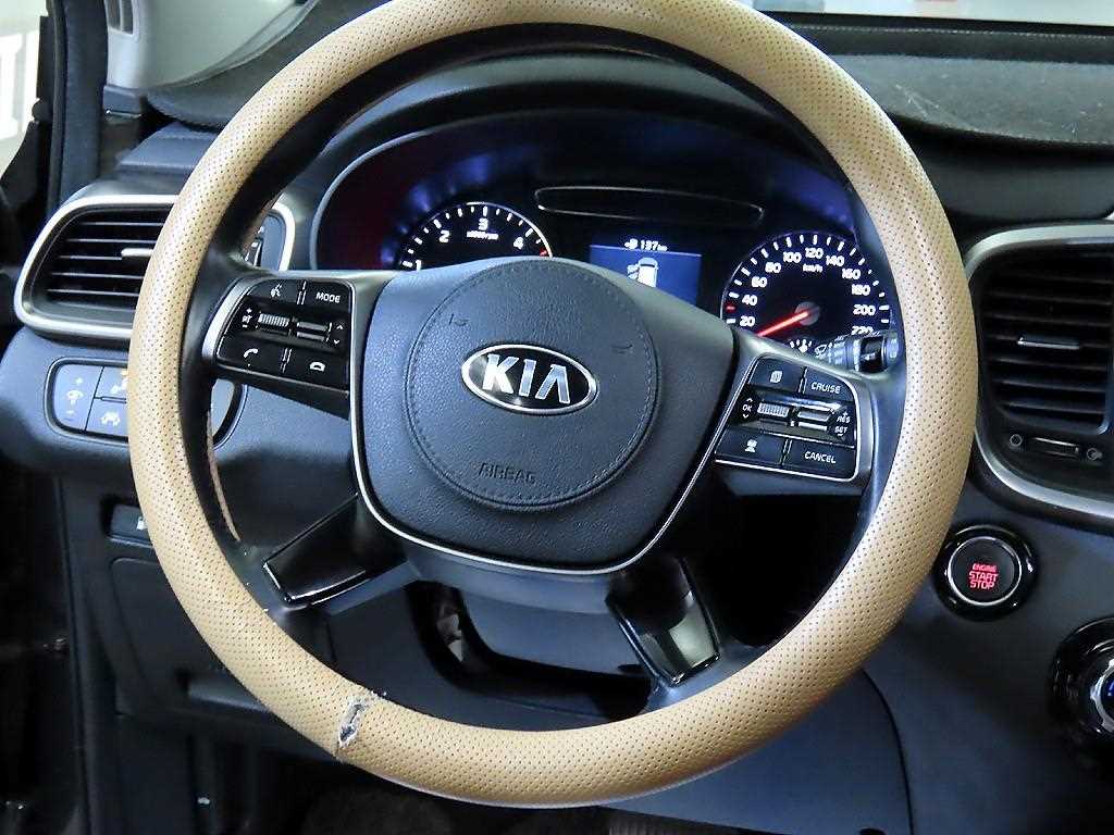 KIA Sorento - Vista 8