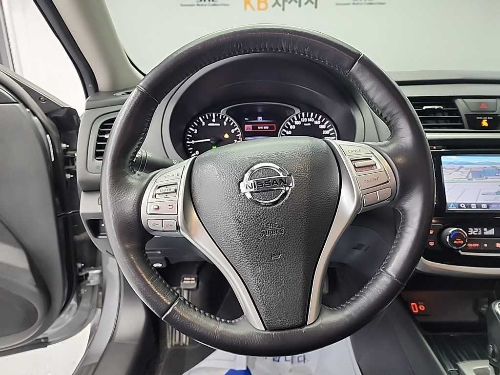 Nissan Altima - Vista 9
