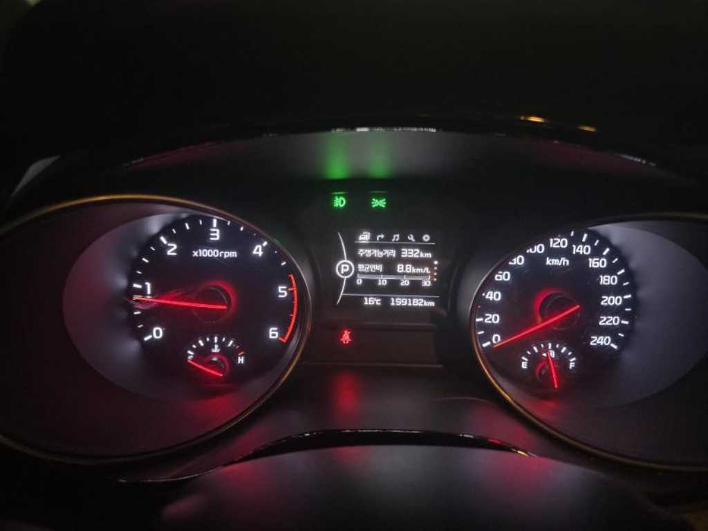 KIA Carnival - Vista 11