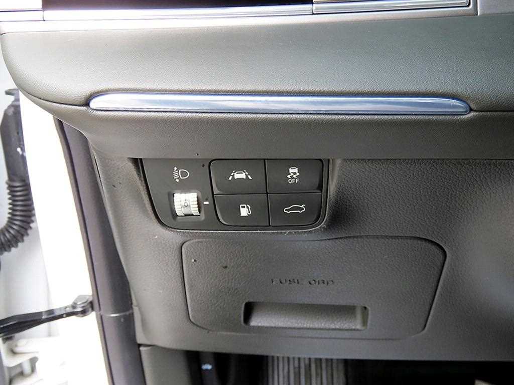 HYUNDAI Grandeur - Vista 12