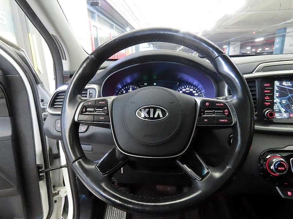 KIA Sorento - Vista 8