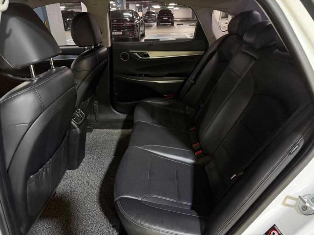 HYUNDAI Grandeur - Vista 7