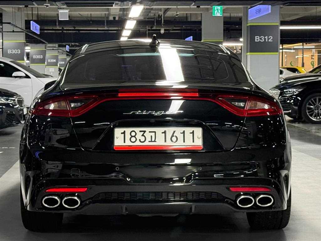 KIA Stinger - Vista 5