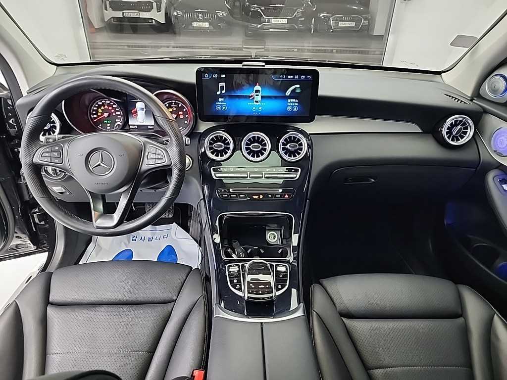 Mercedes Benz GLC Class - Vista 7