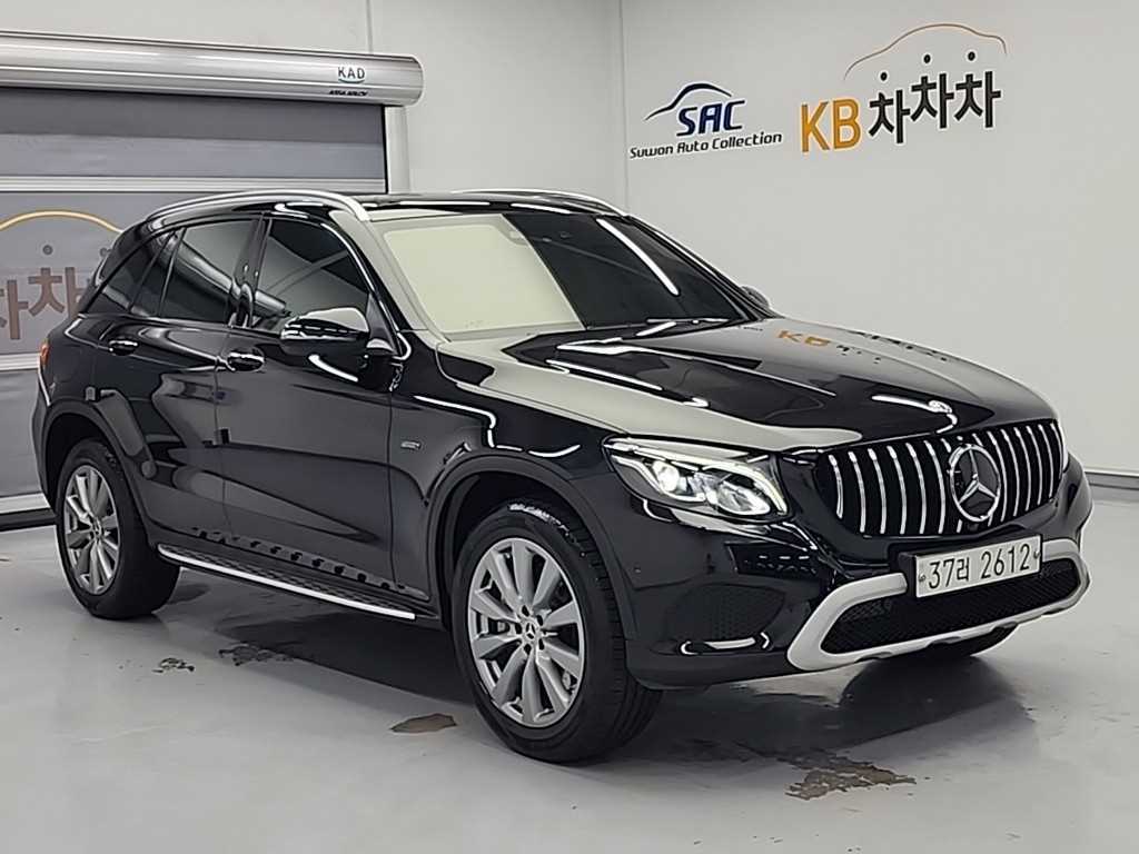 Mercedes Benz GLC Class - Vista 4