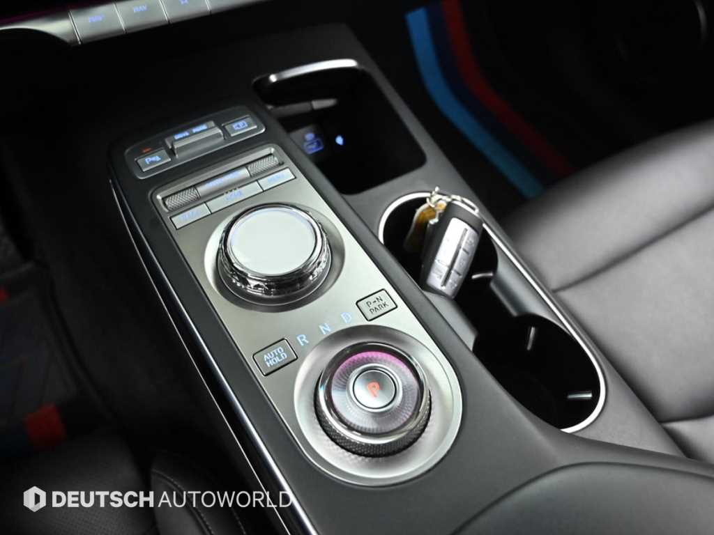 Genesis GV70 - Vista 9