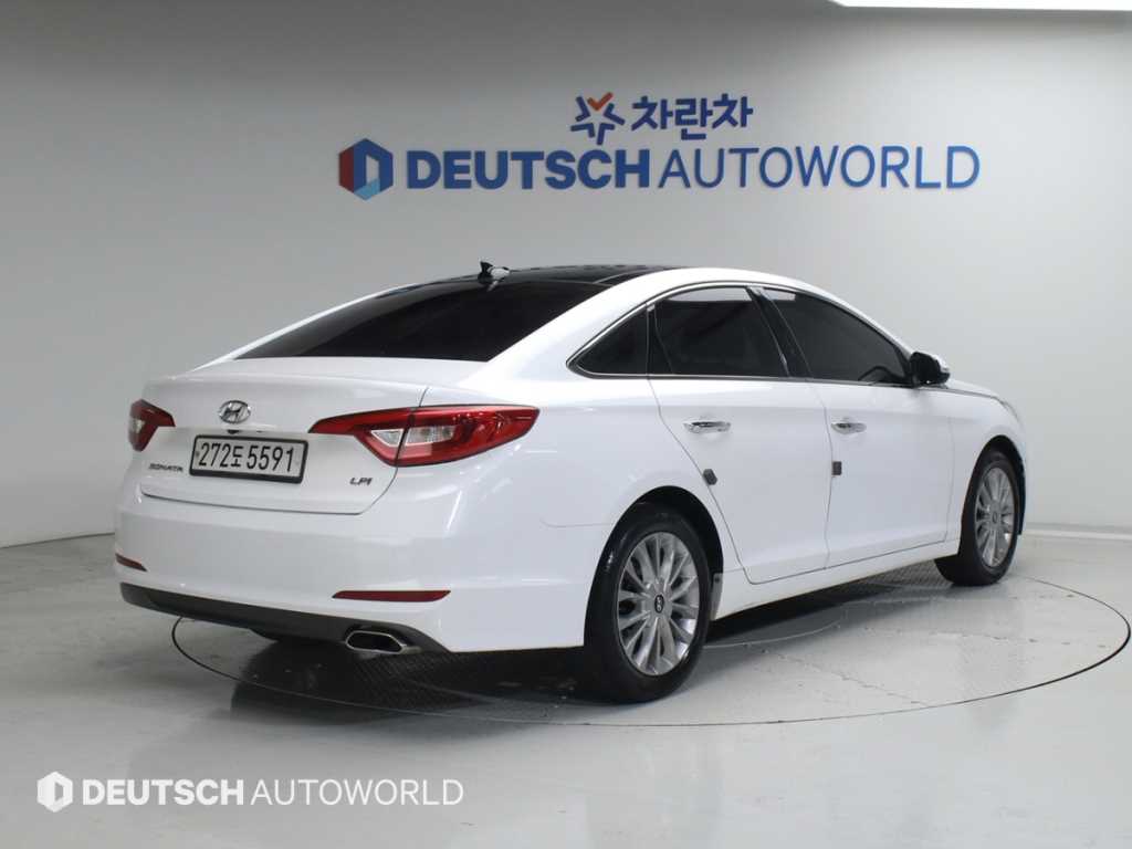 HYUNDAI Sonata - Vista 2
