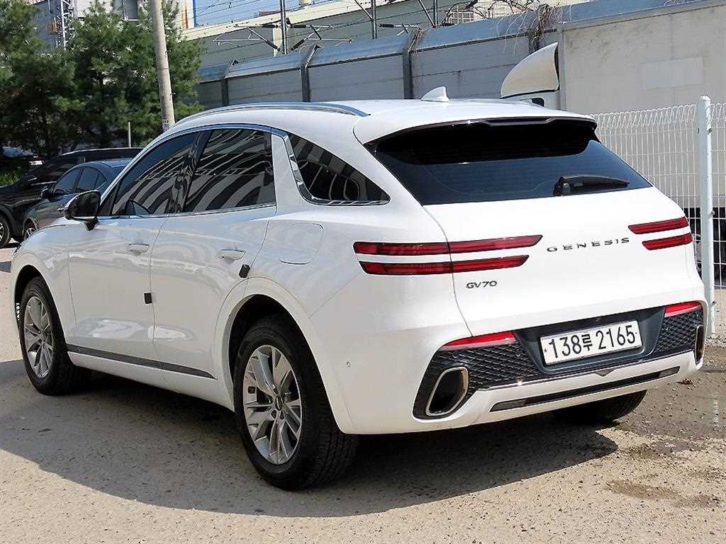 Genesis GV70 - Vista 3
