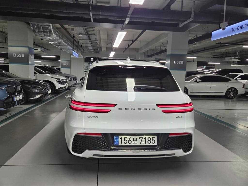 Genesis GV70 - Vista 4