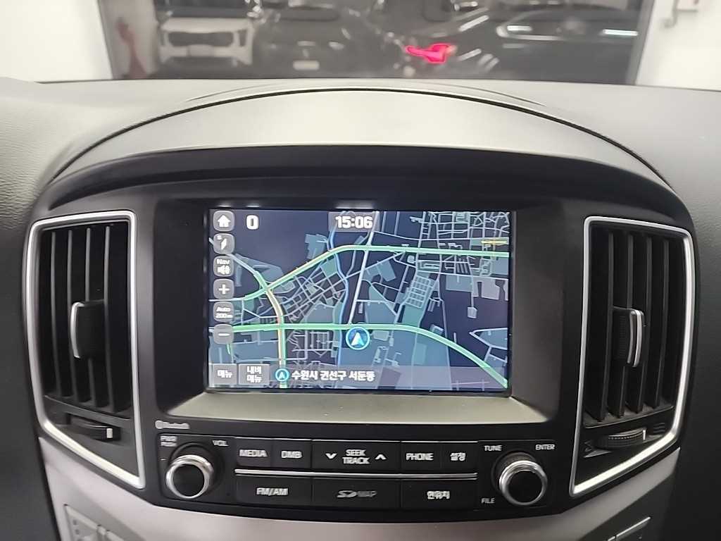 HYUNDAI Starex - Vista 12