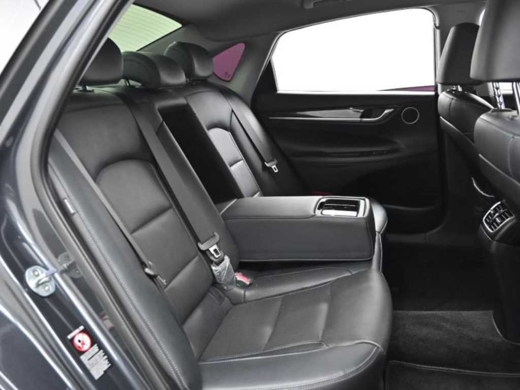 HYUNDAI Grandeur - Vista 12