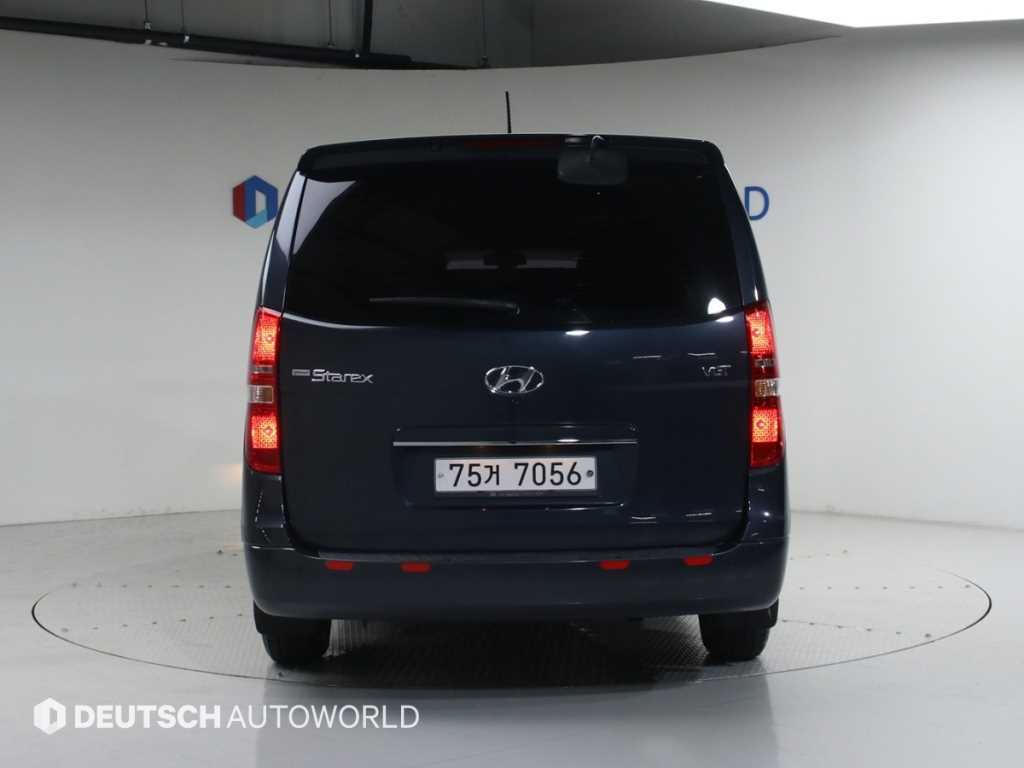 HYUNDAI Starex - Vista 4