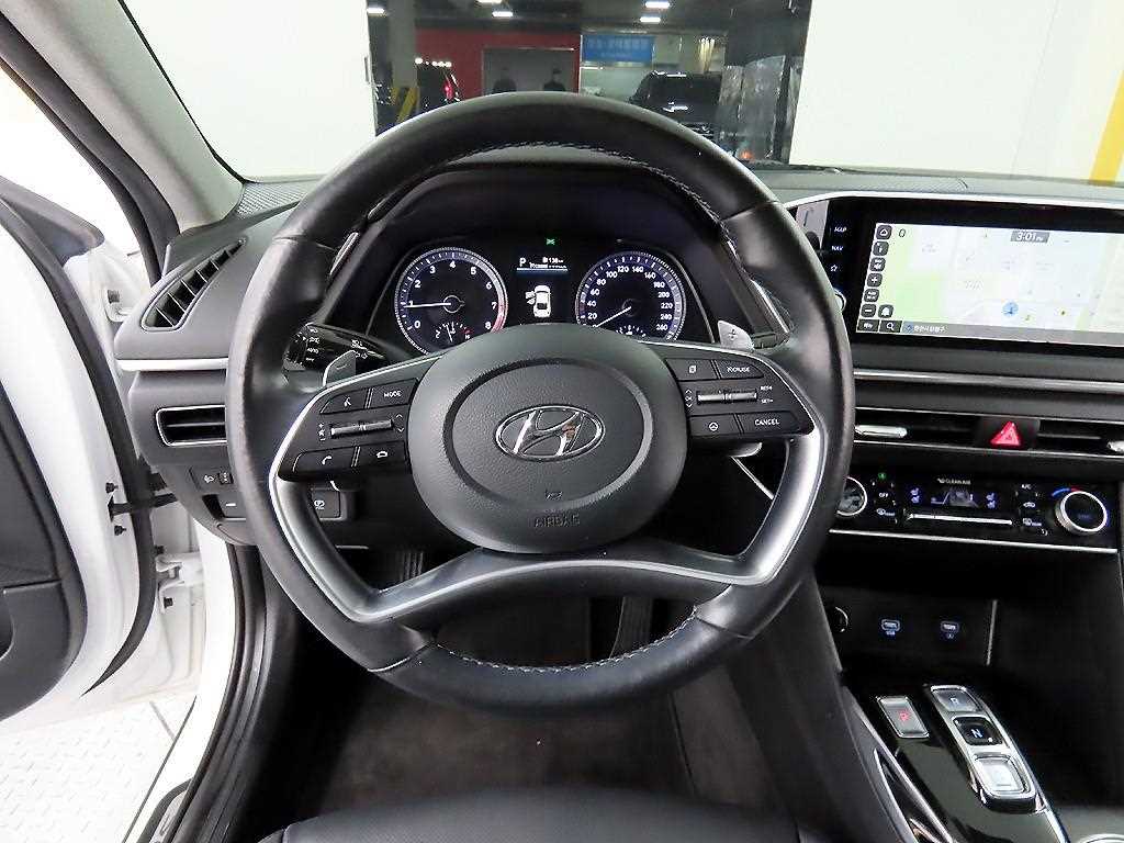 HYUNDAI Sonata - Vista 9