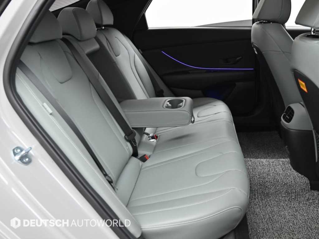 HYUNDAI Avante - Vista 12