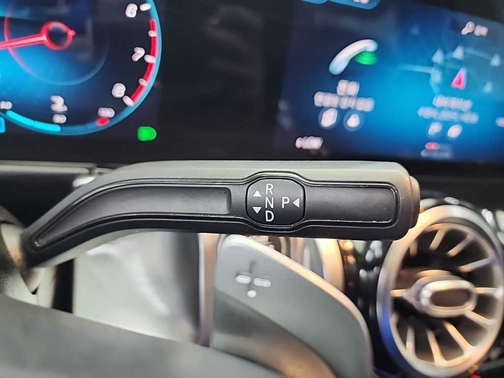 Mercedes Benz GLB Class - Vista 8