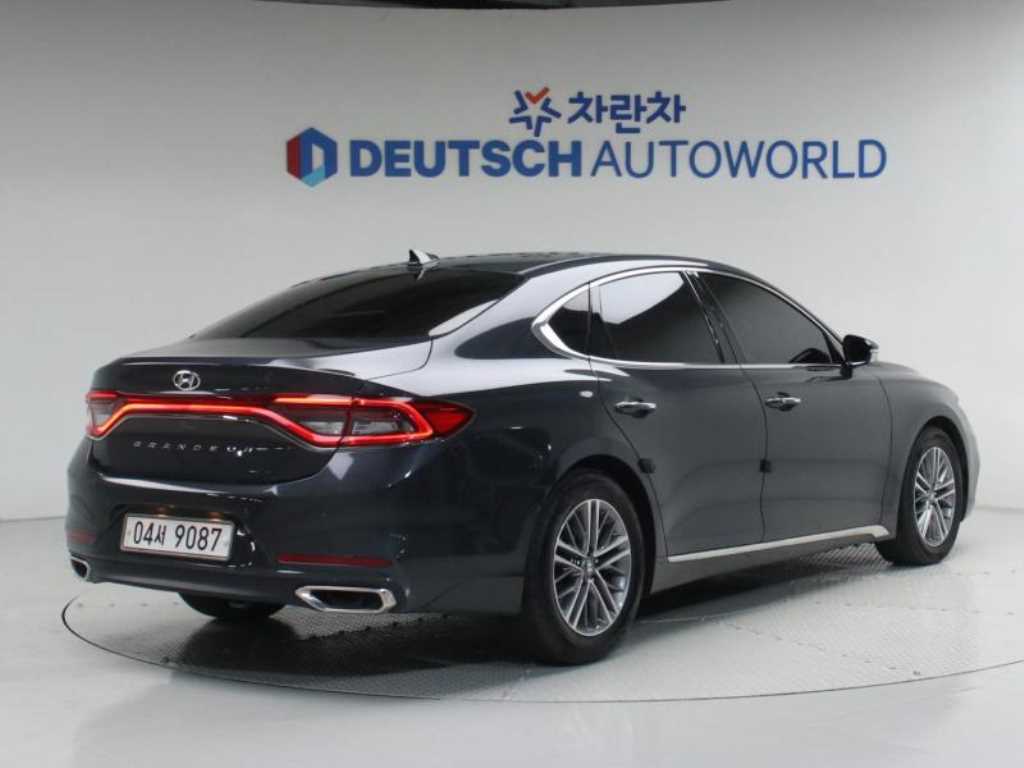 HYUNDAI Grandeur - Vista 2