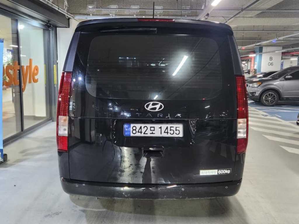 HYUNDAI Staria - Vista 5