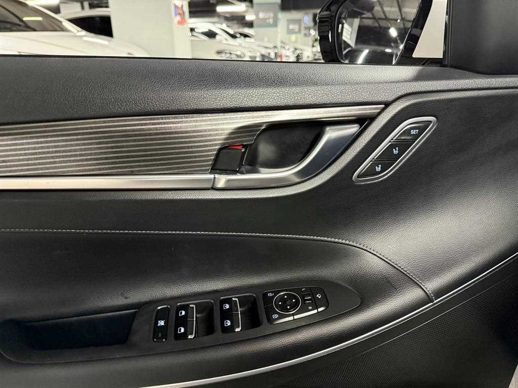 HYUNDAI Grandeur - Vista 11