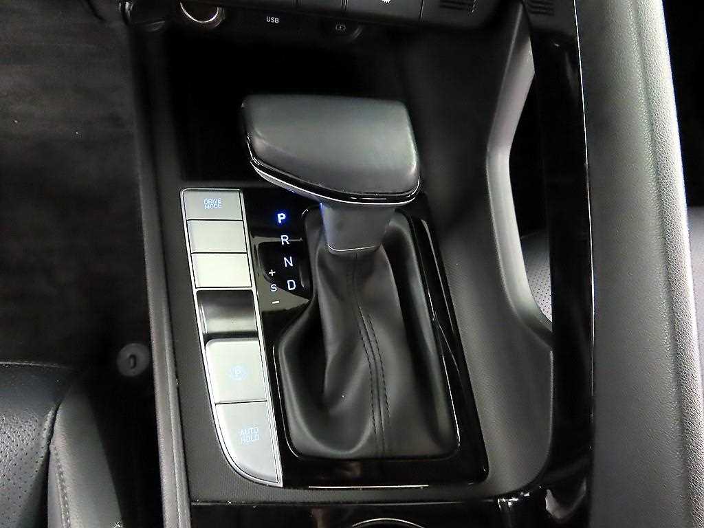 HYUNDAI Avante - Vista 10