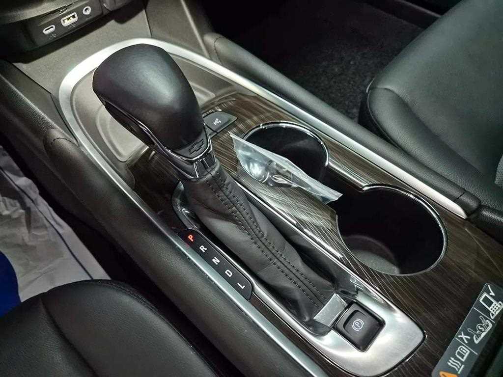 Chevrolet Malibu - Vista 11