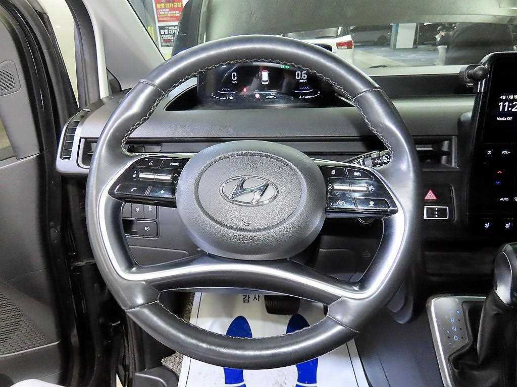 HYUNDAI Staria - Vista 8